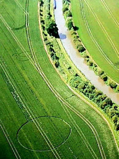 MVC-017F.jpg (36450 bytes)