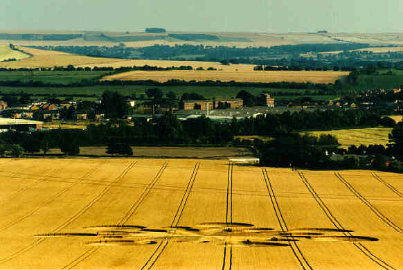 roundwayhilltele99a.jpg (28429 bytes)